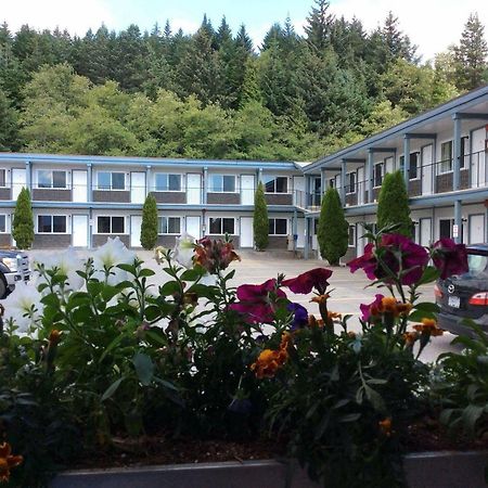 Chalet Inn Kitimat 外观 照片