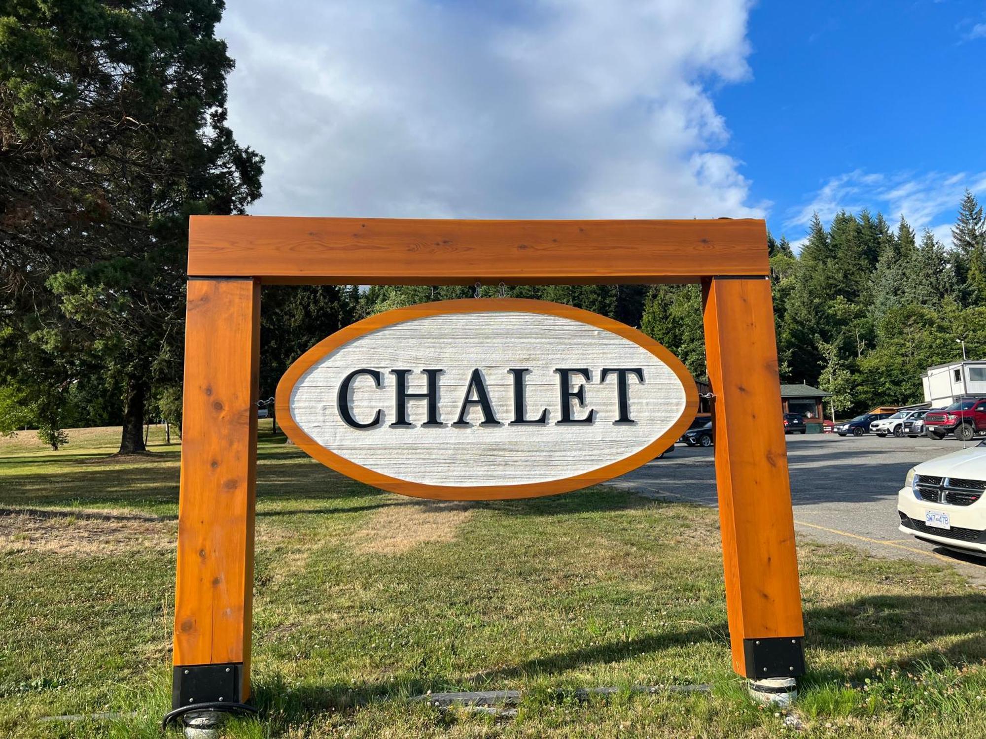 Chalet Inn Kitimat 外观 照片