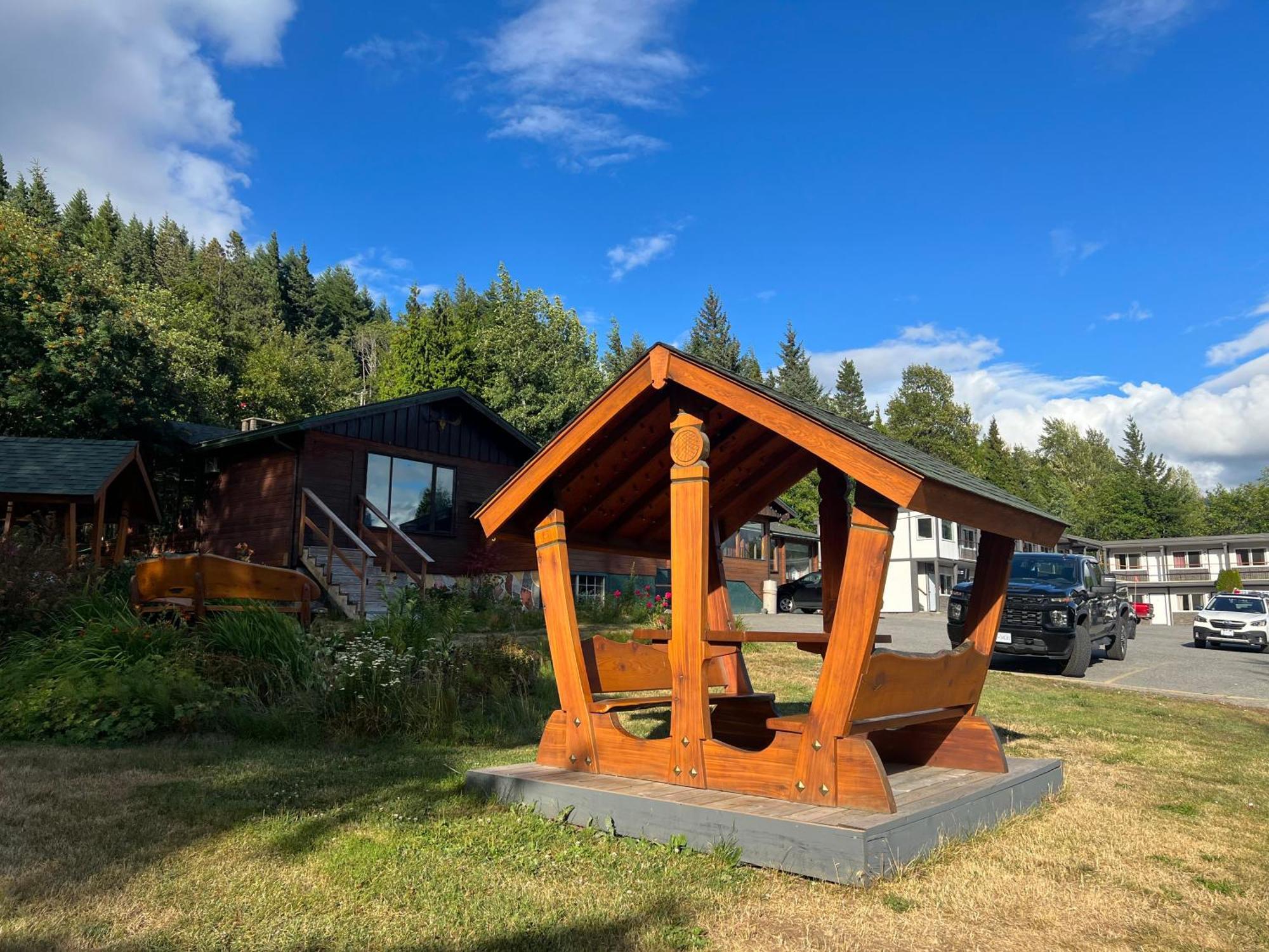 Chalet Inn Kitimat 外观 照片