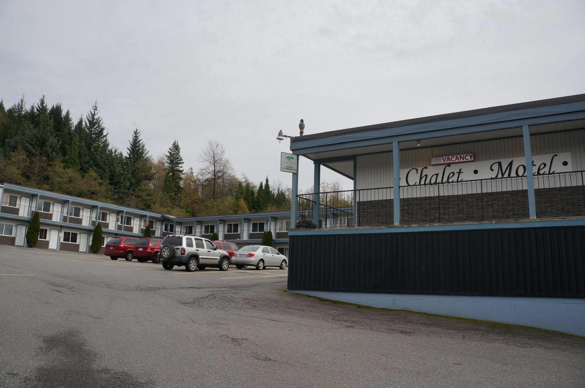 Chalet Inn Kitimat 外观 照片