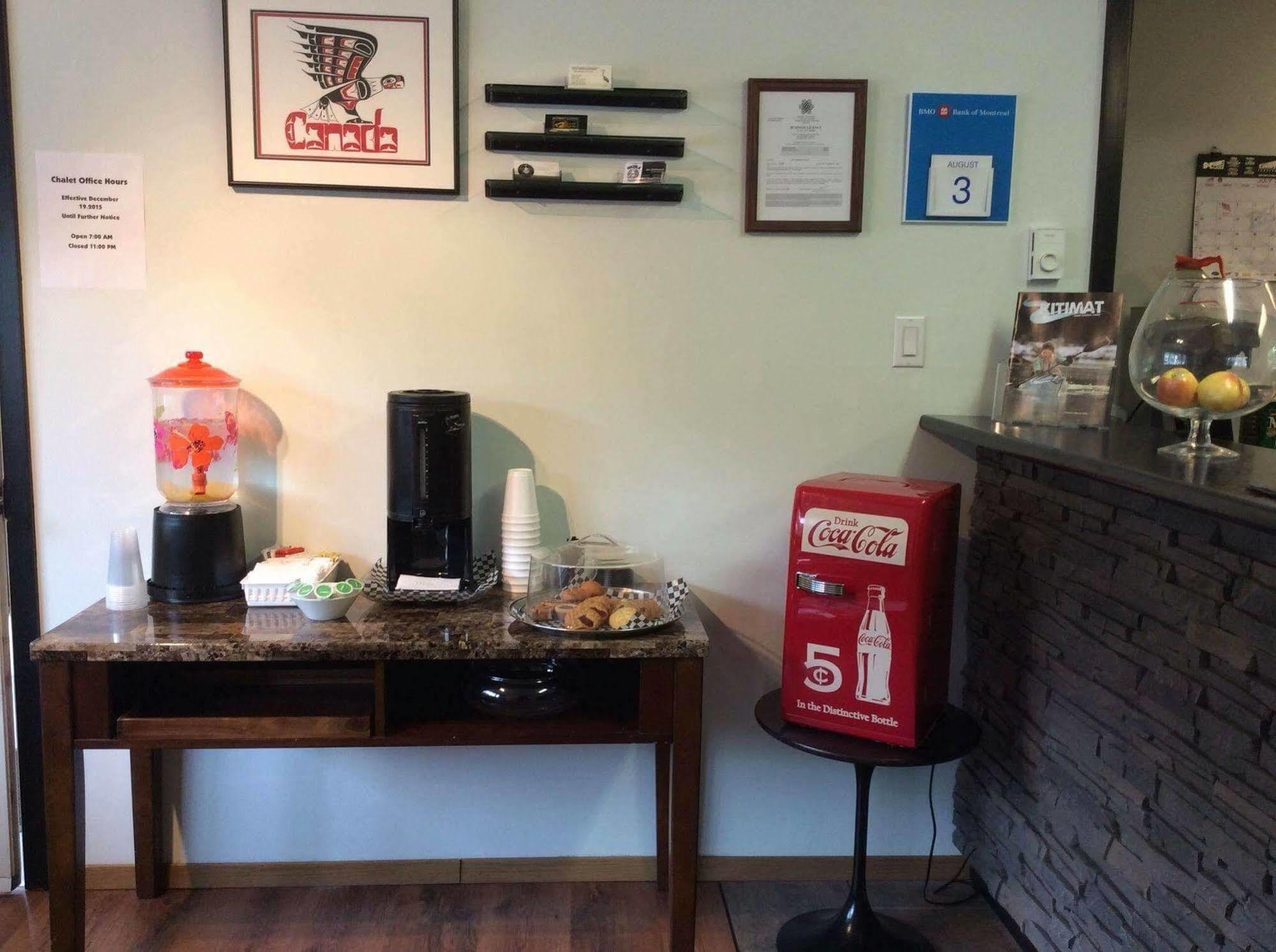 Chalet Inn Kitimat 外观 照片