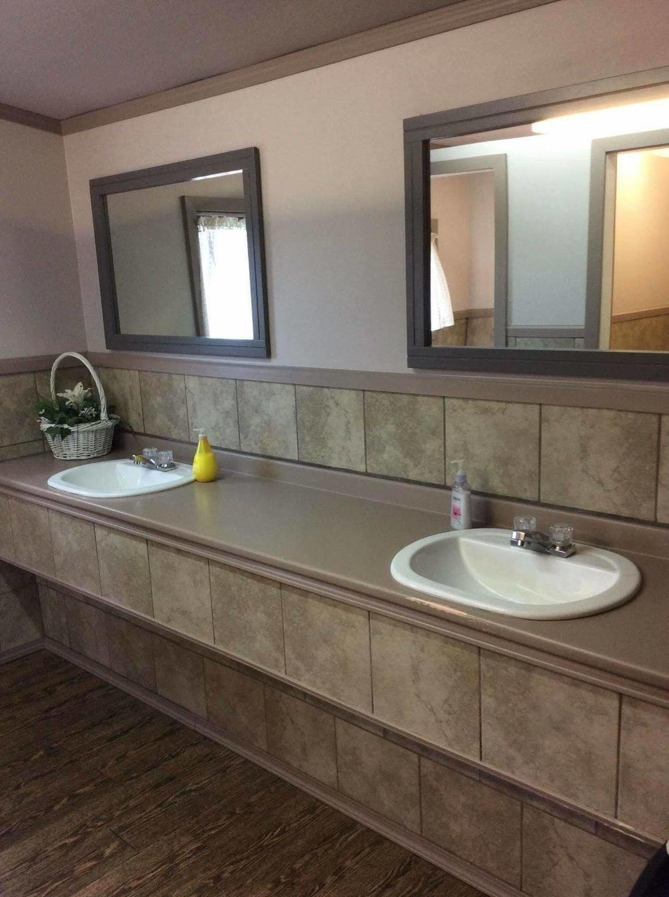 Chalet Inn Kitimat 外观 照片