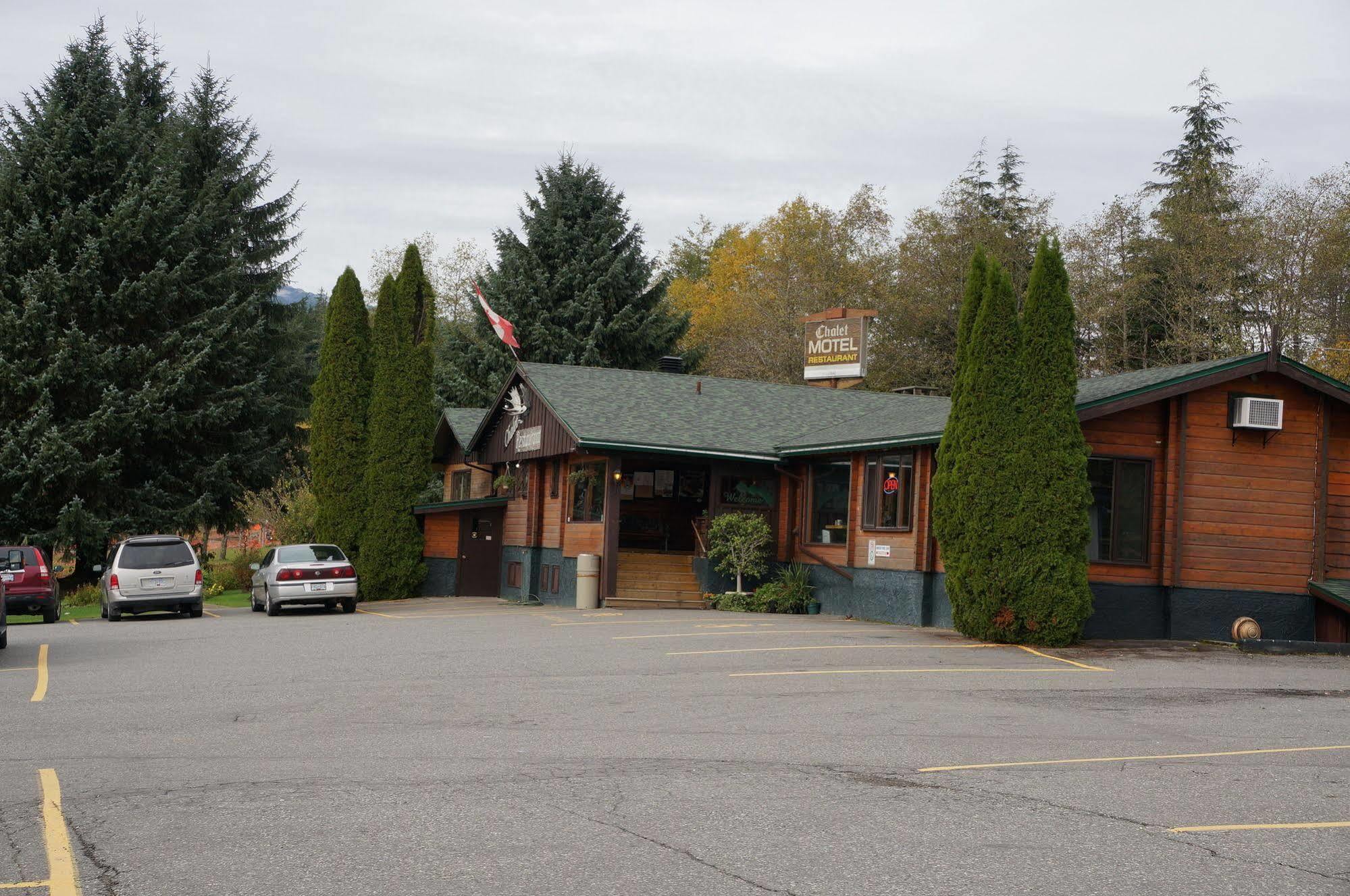 Chalet Inn Kitimat 外观 照片