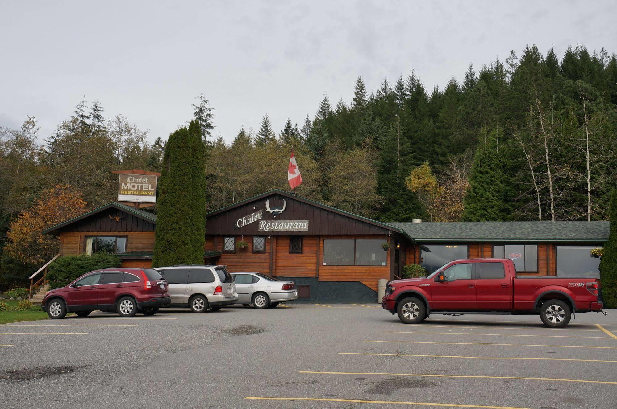 Chalet Inn Kitimat 外观 照片